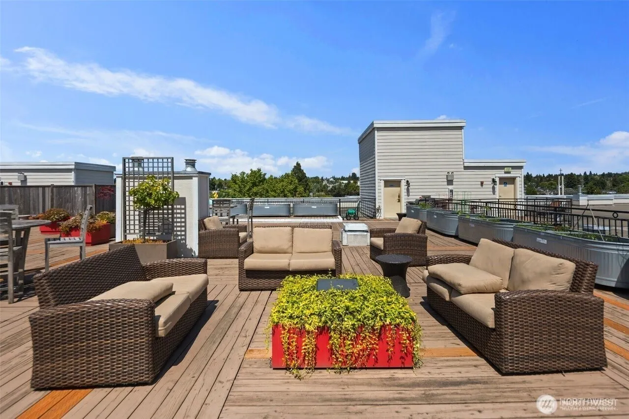 1525 NW 57th Street #303, Seattle, WA 98107