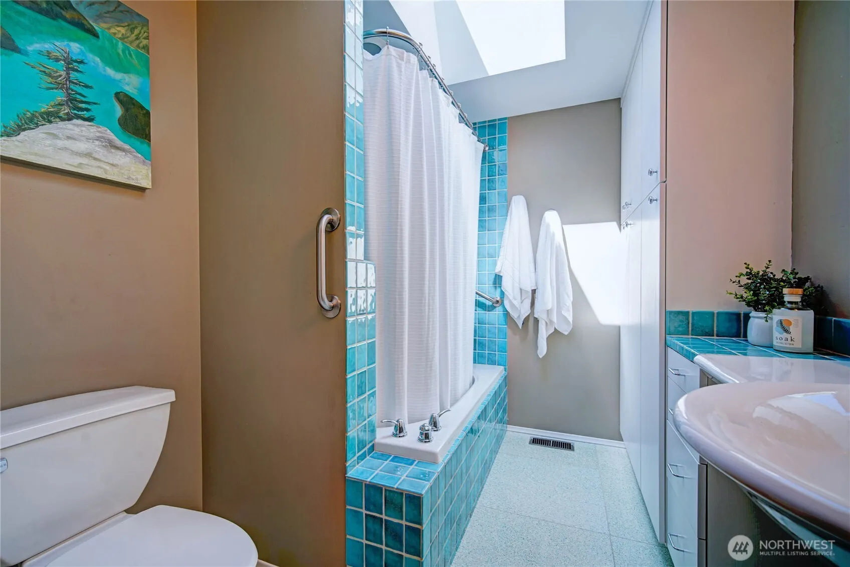 4111 NE 103rd Place , Seattle, WA 98125