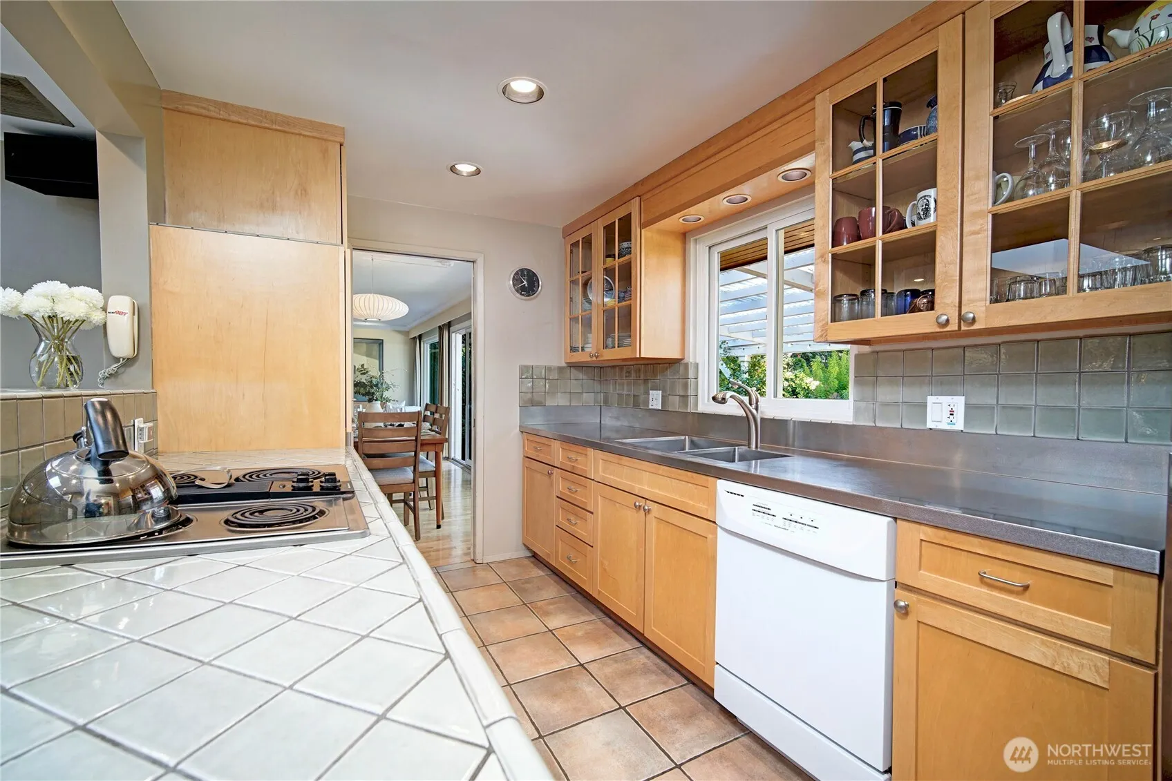 4111 NE 103rd Place , Seattle, WA 98125