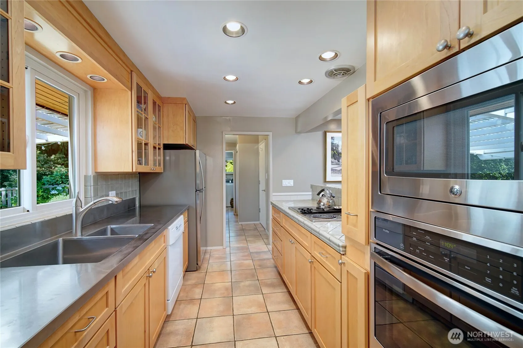 4111 NE 103rd Place , Seattle, WA 98125