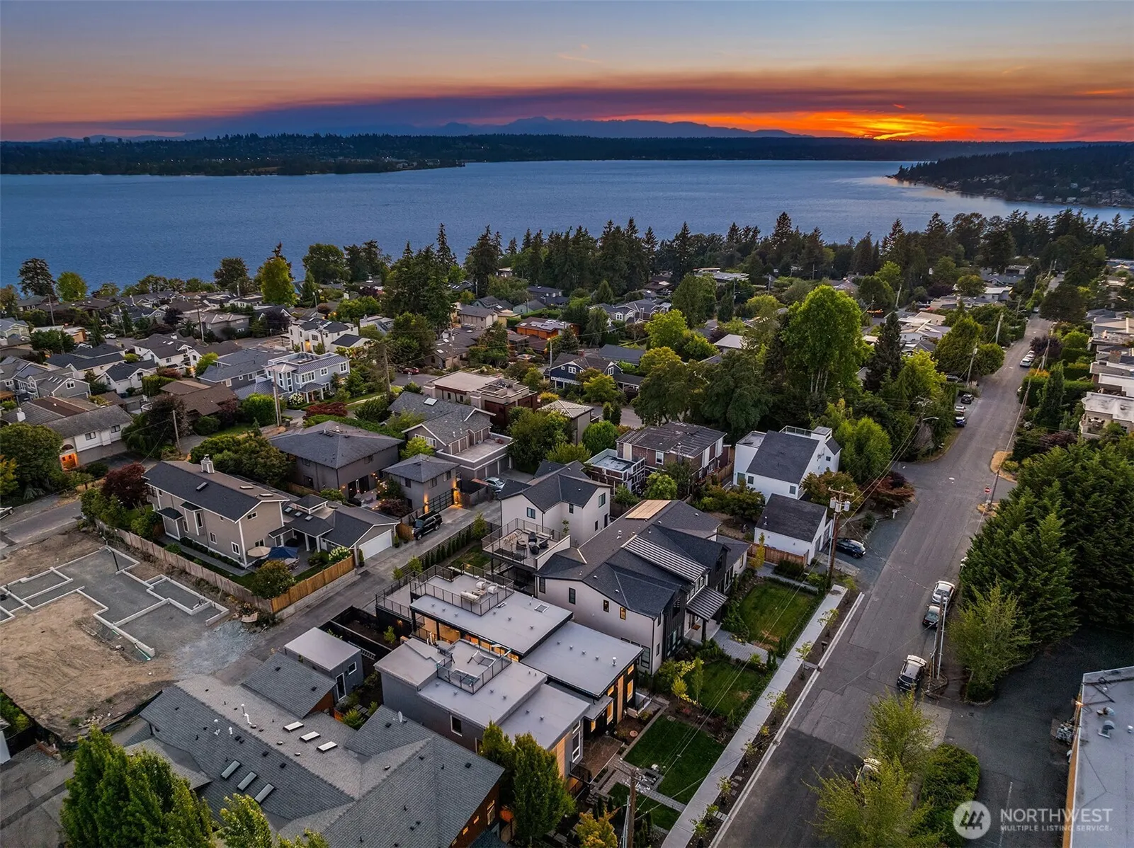 421 14th Avenue W, Kirkland, WA 98033