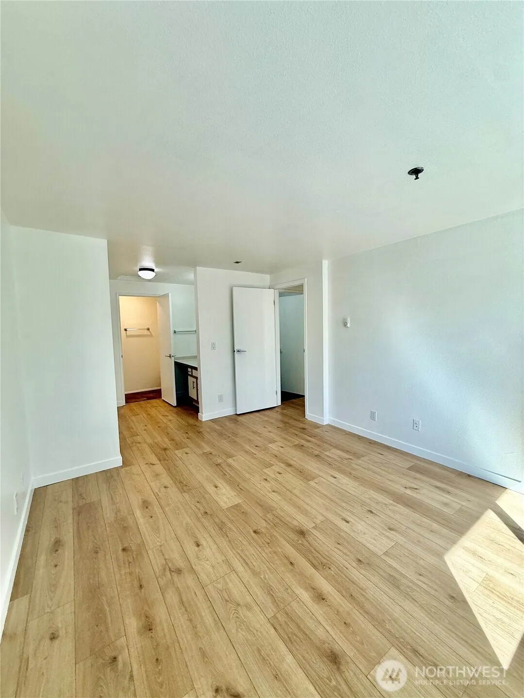 975 Aberdeen Avenue NE #E403, Renton, WA 98056