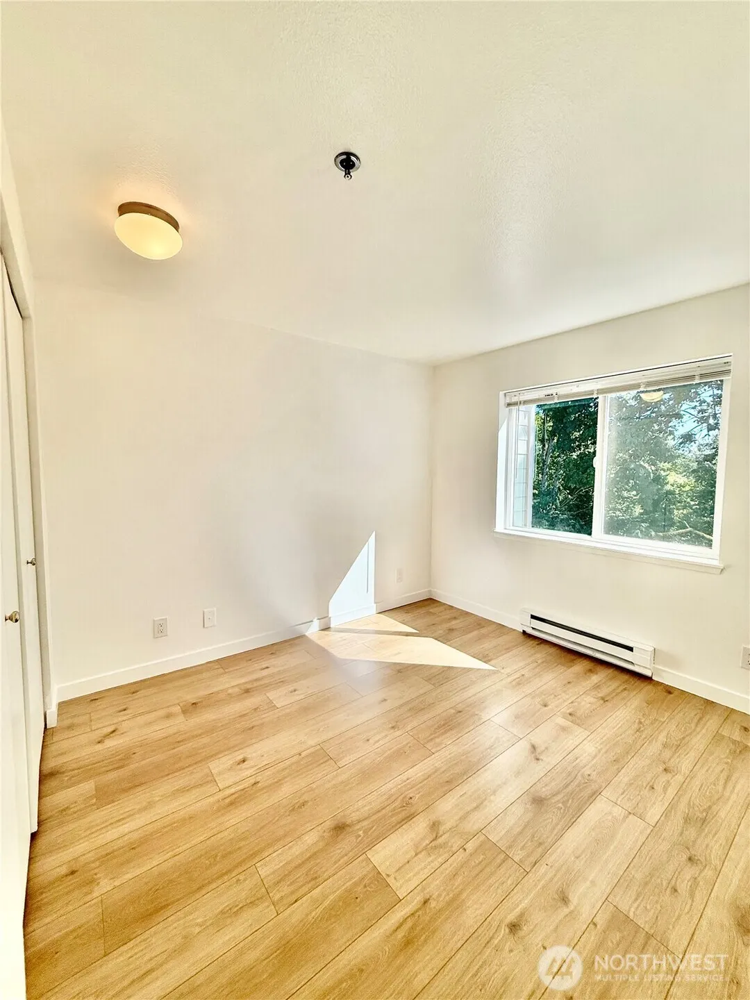 975 Aberdeen Avenue NE #E403, Renton, WA 98056
