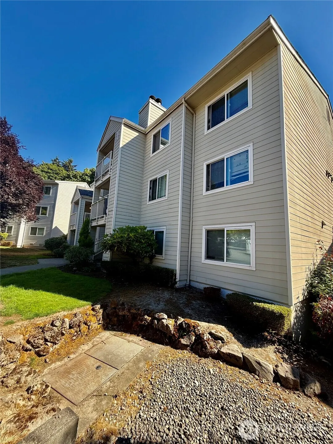 975 Aberdeen Avenue NE #E403, Renton, WA 98056