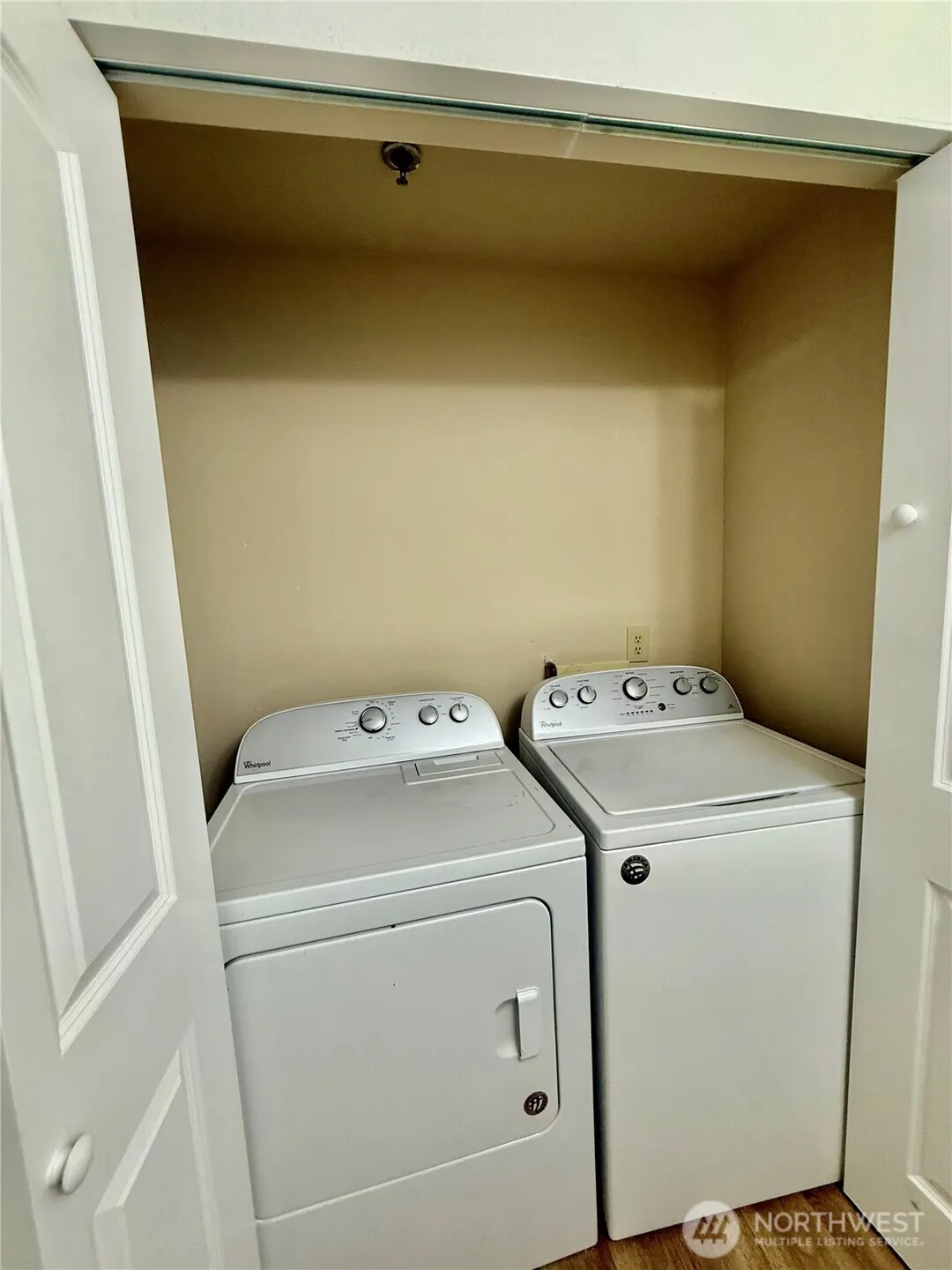 975 Aberdeen Avenue NE #E403, Renton, WA 98056