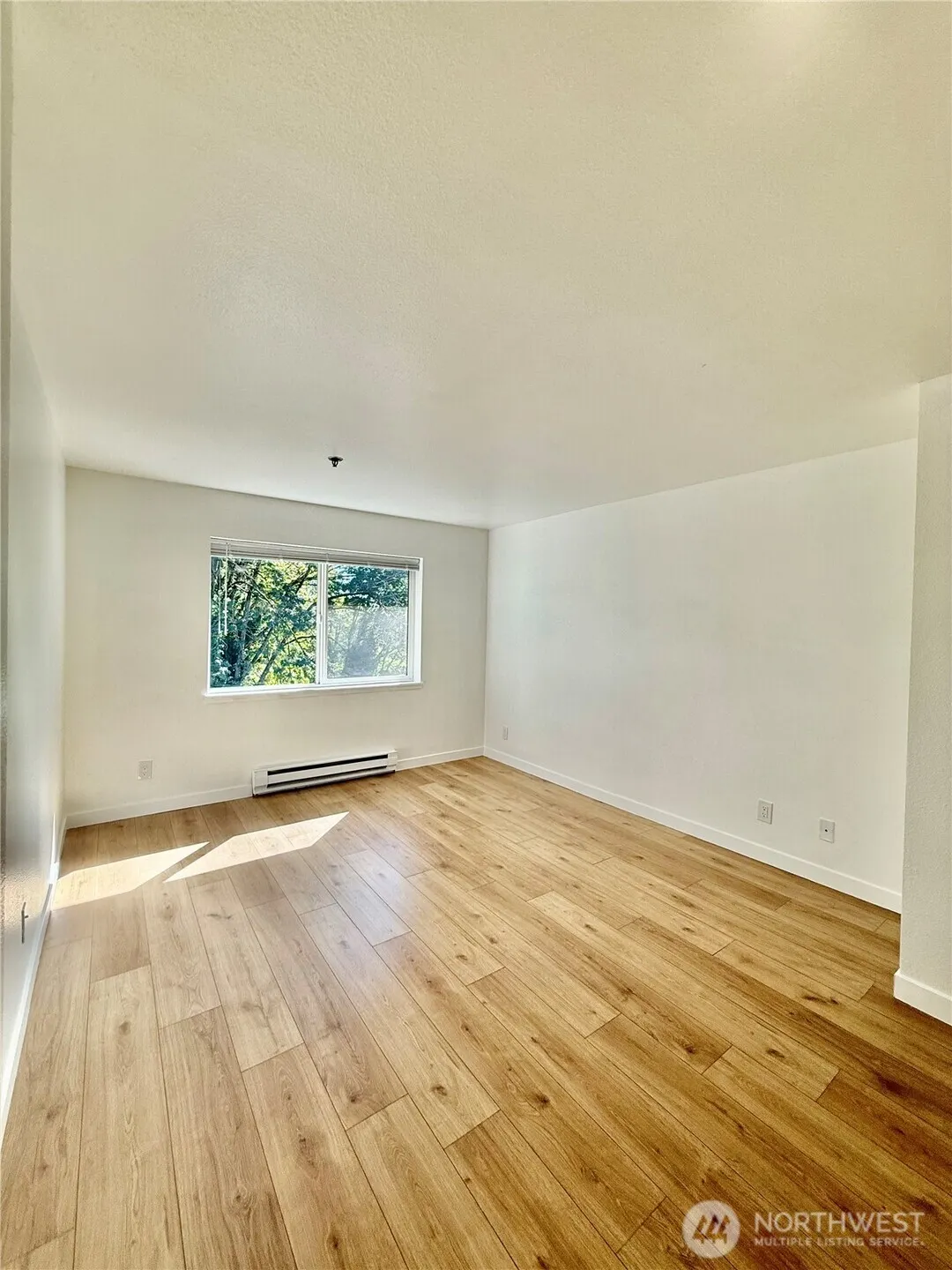 975 Aberdeen Avenue NE #E403, Renton, WA 98056