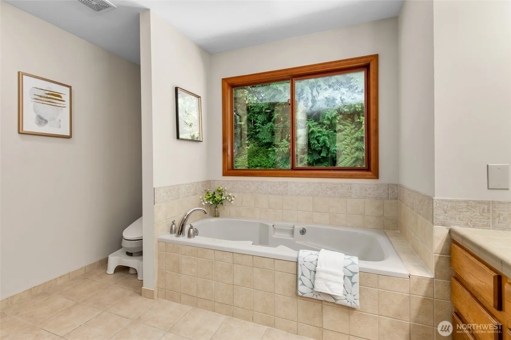 21710 NE 97th Place , Redmond, WA 98053