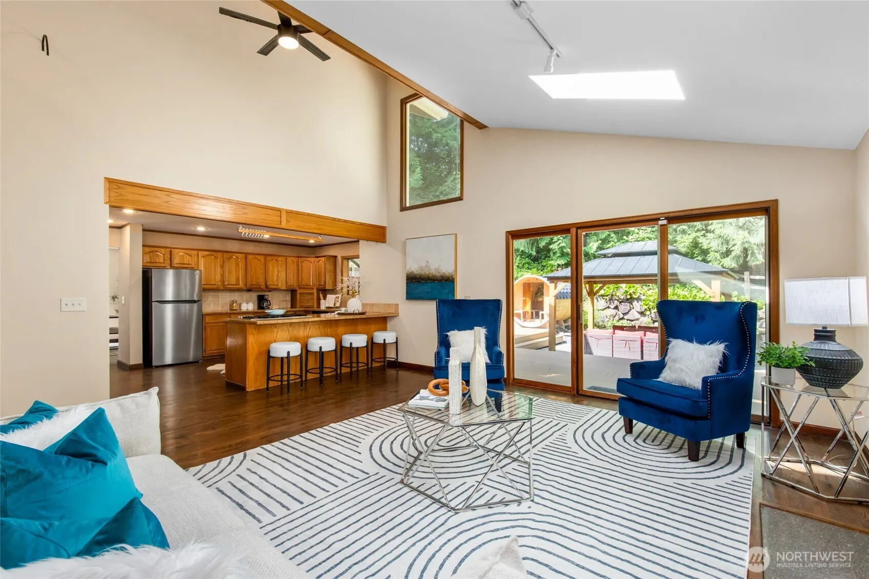 21710 NE 97th Place , Redmond, WA 98053