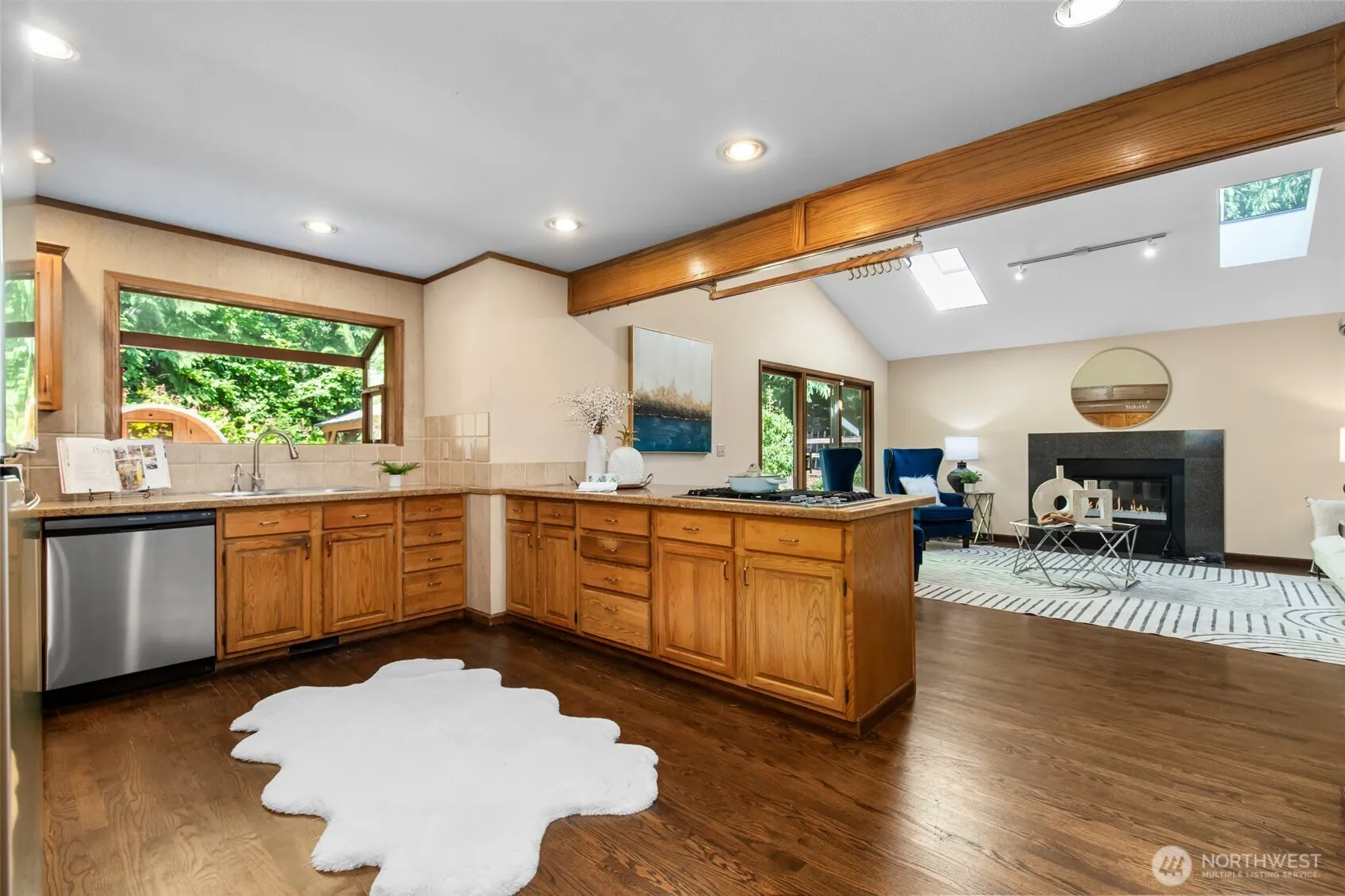 21710 NE 97th Place , Redmond, WA 98053