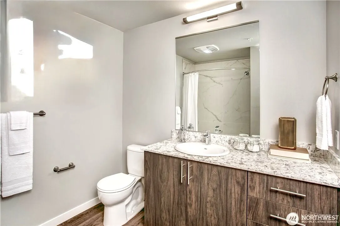 1085 103rd Avenue NE #206, Bellevue, WA 98004