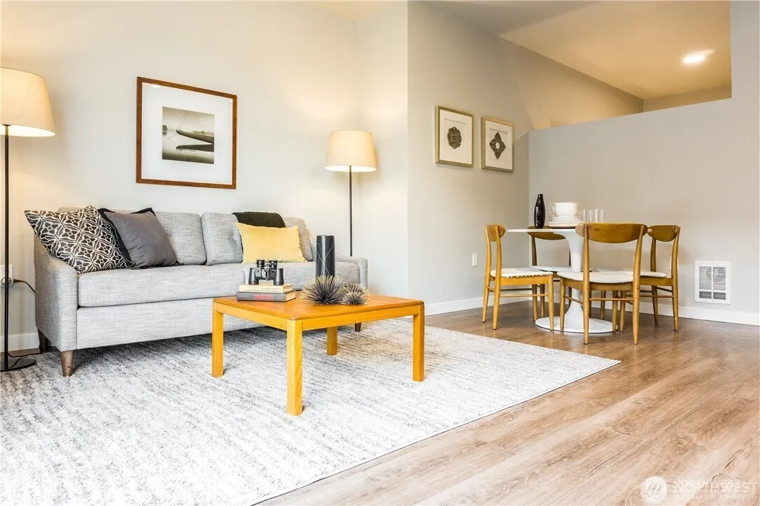1085 103rd Avenue NE #206, Bellevue, WA 98004