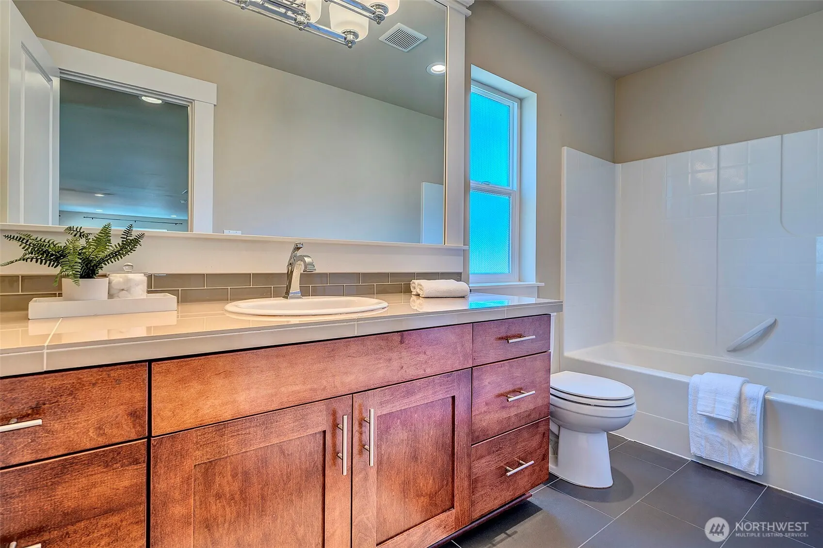 6520 SE 7th Place , Renton, WA 98059