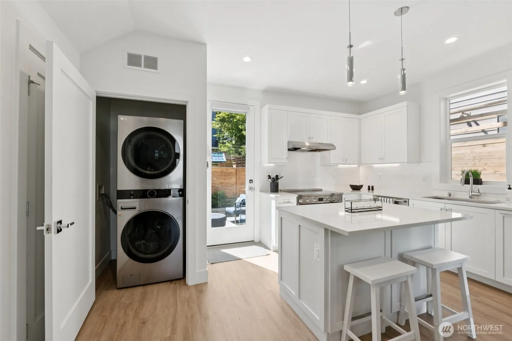 3537 NE 93rd Street , Seattle, WA 98115