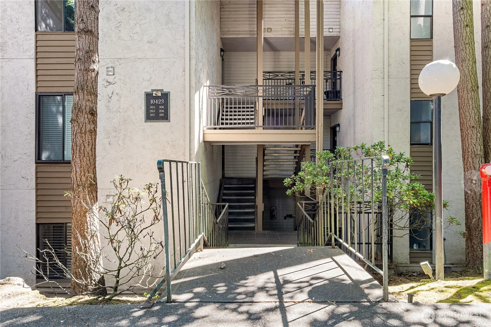 10423 NE 32nd Place #E306, Bellevue, WA 98004