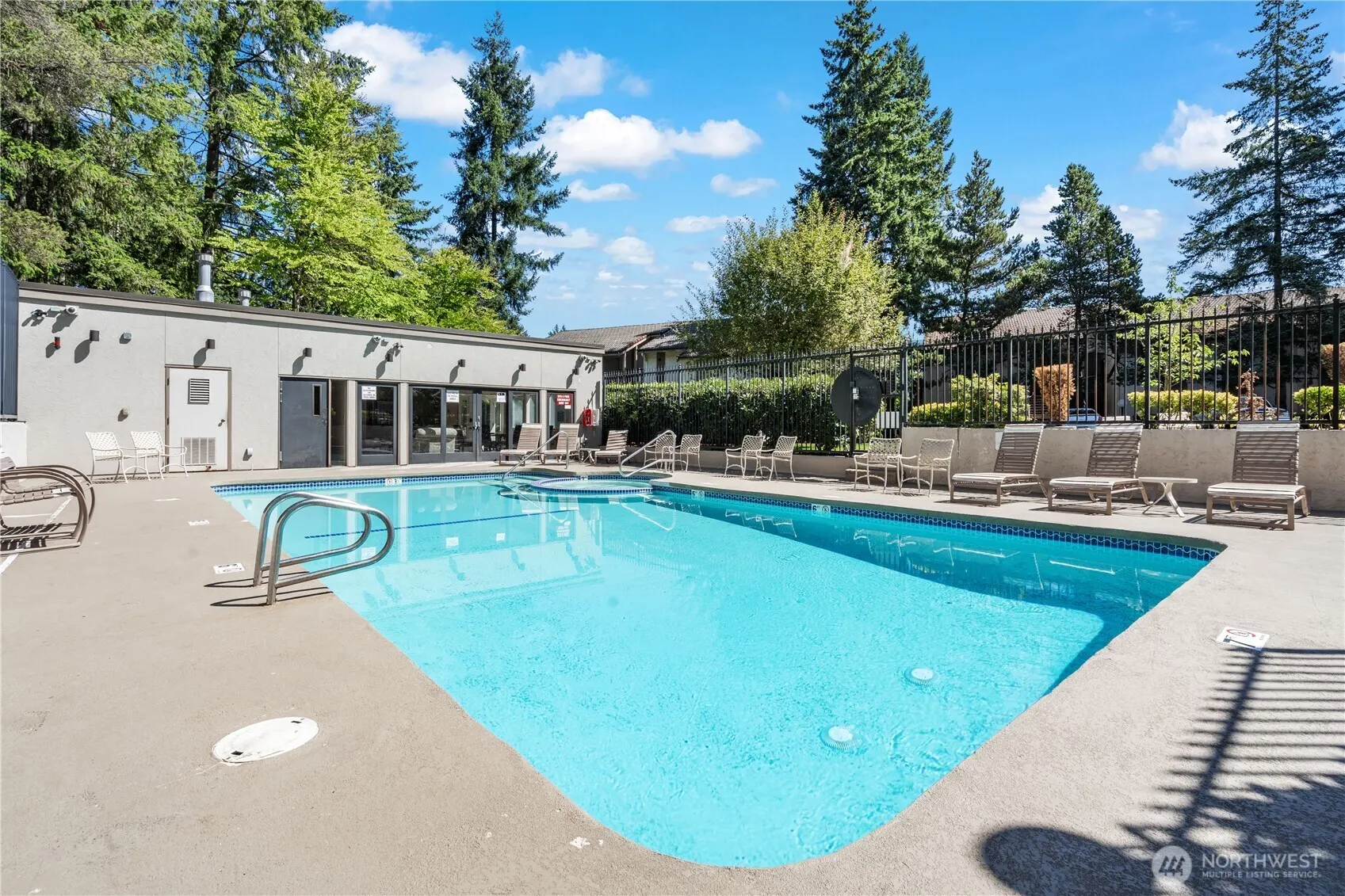 10423 NE 32nd Place #E306, Bellevue, WA 98004