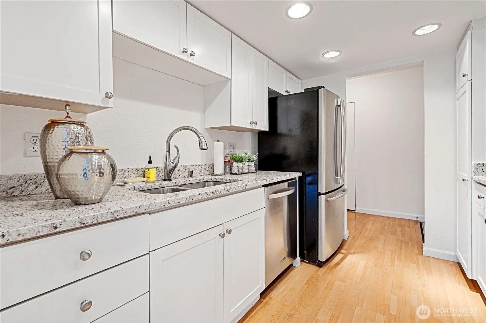 10423 NE 32nd Place #E306, Bellevue, WA 98004