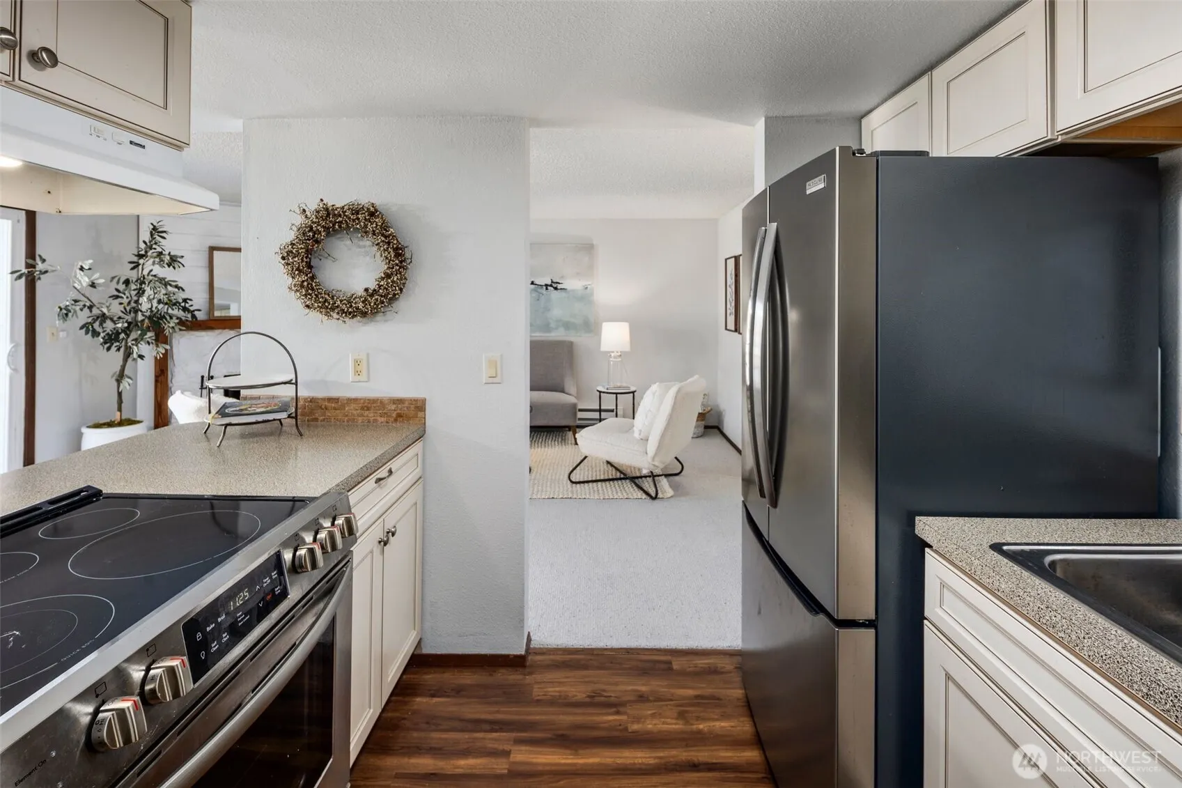 2511 S 248th St #B12, Kent, WA 98032