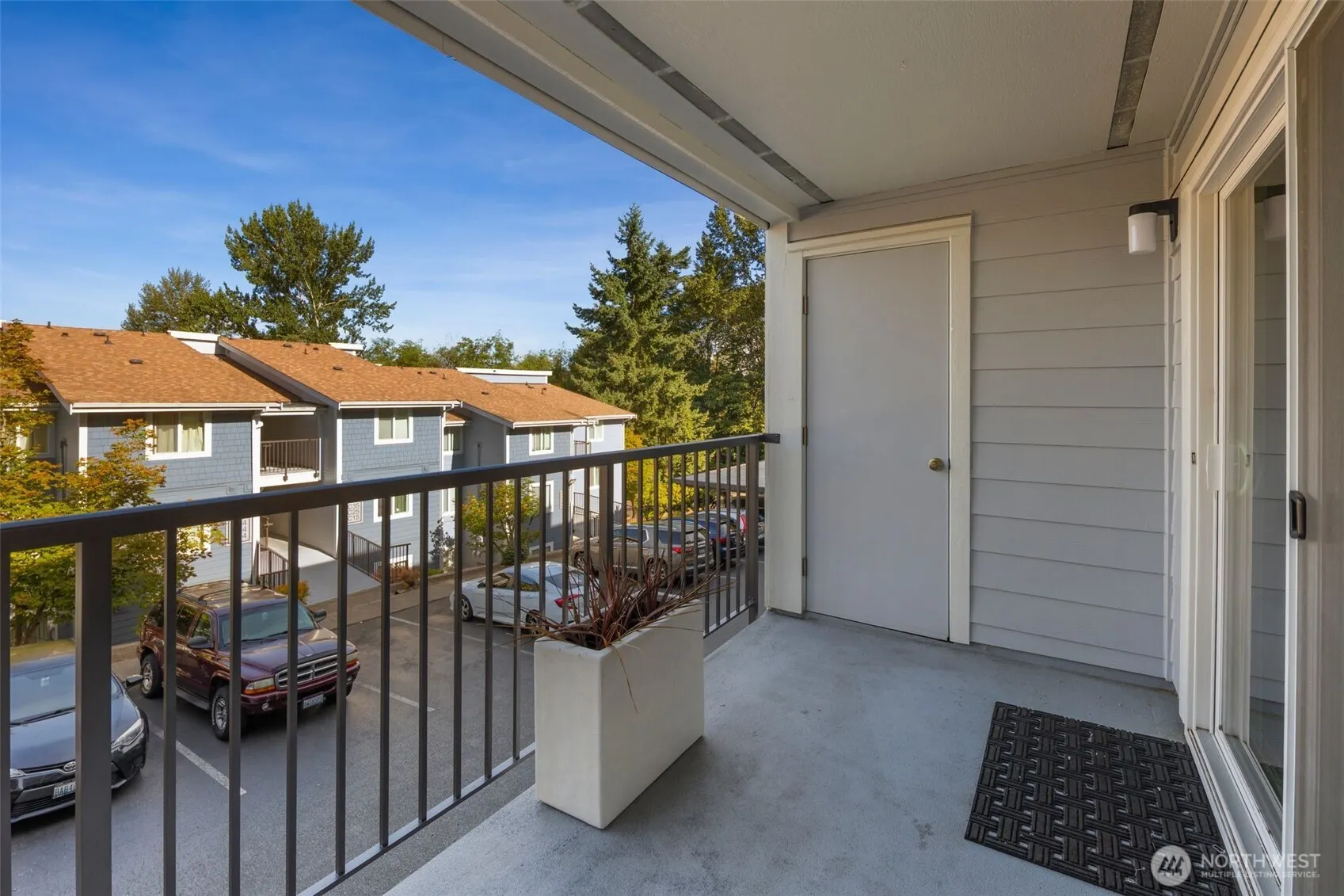 2511 S 248th St #B12, Kent, WA 98032