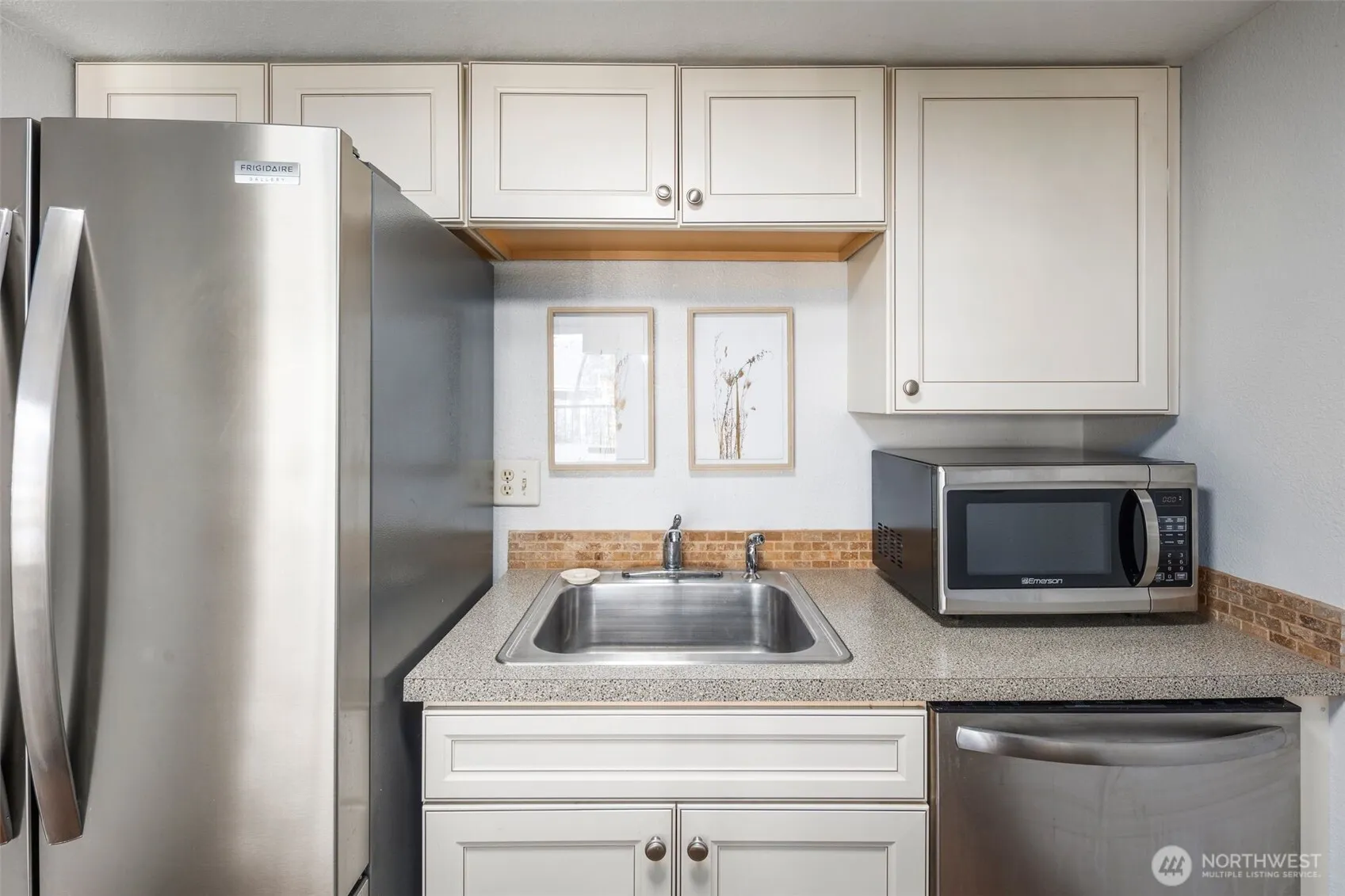 2511 S 248th St #B12, Kent, WA 98032