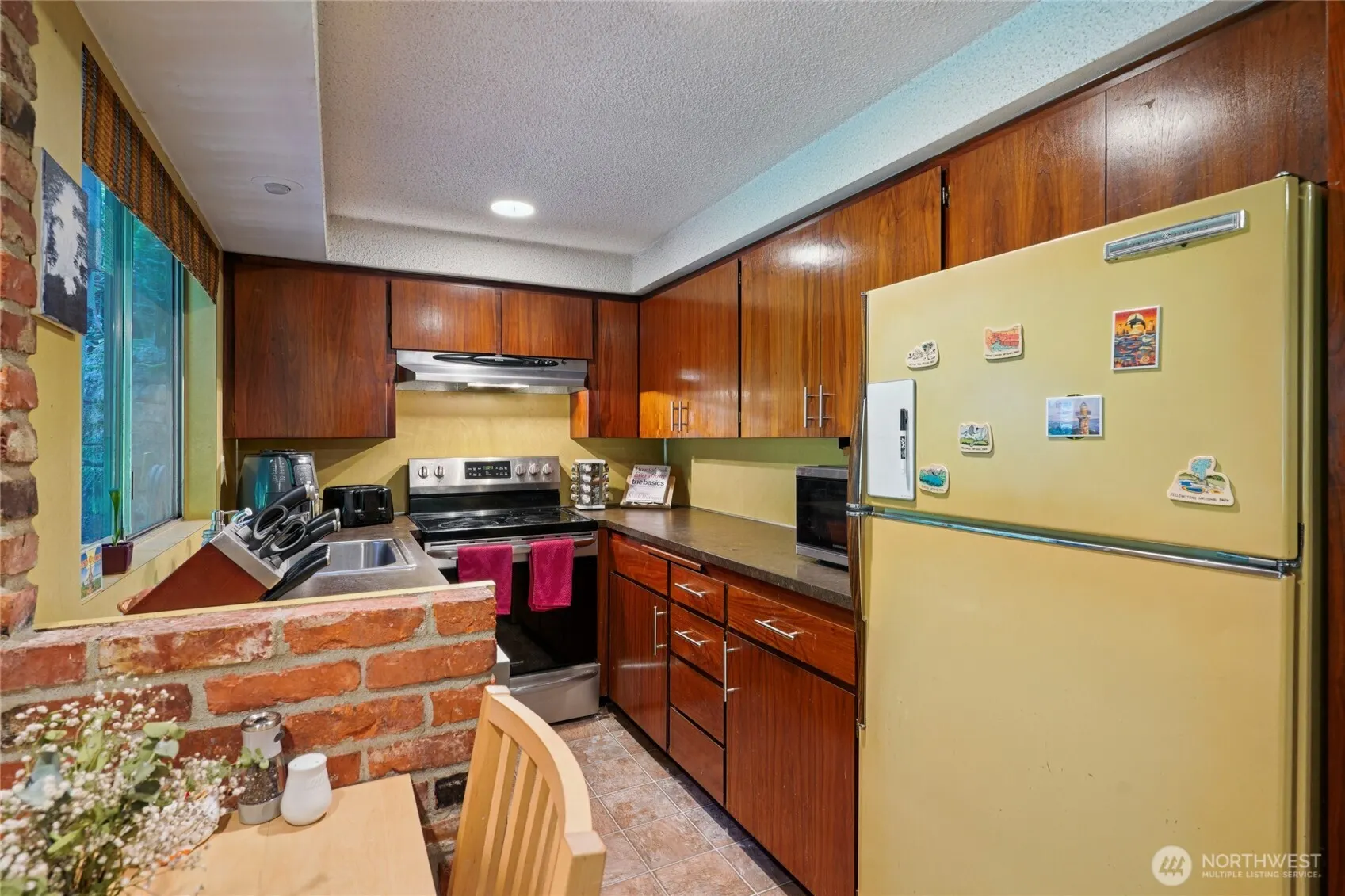 19419 Grannis Road , Bothell, WA 98012