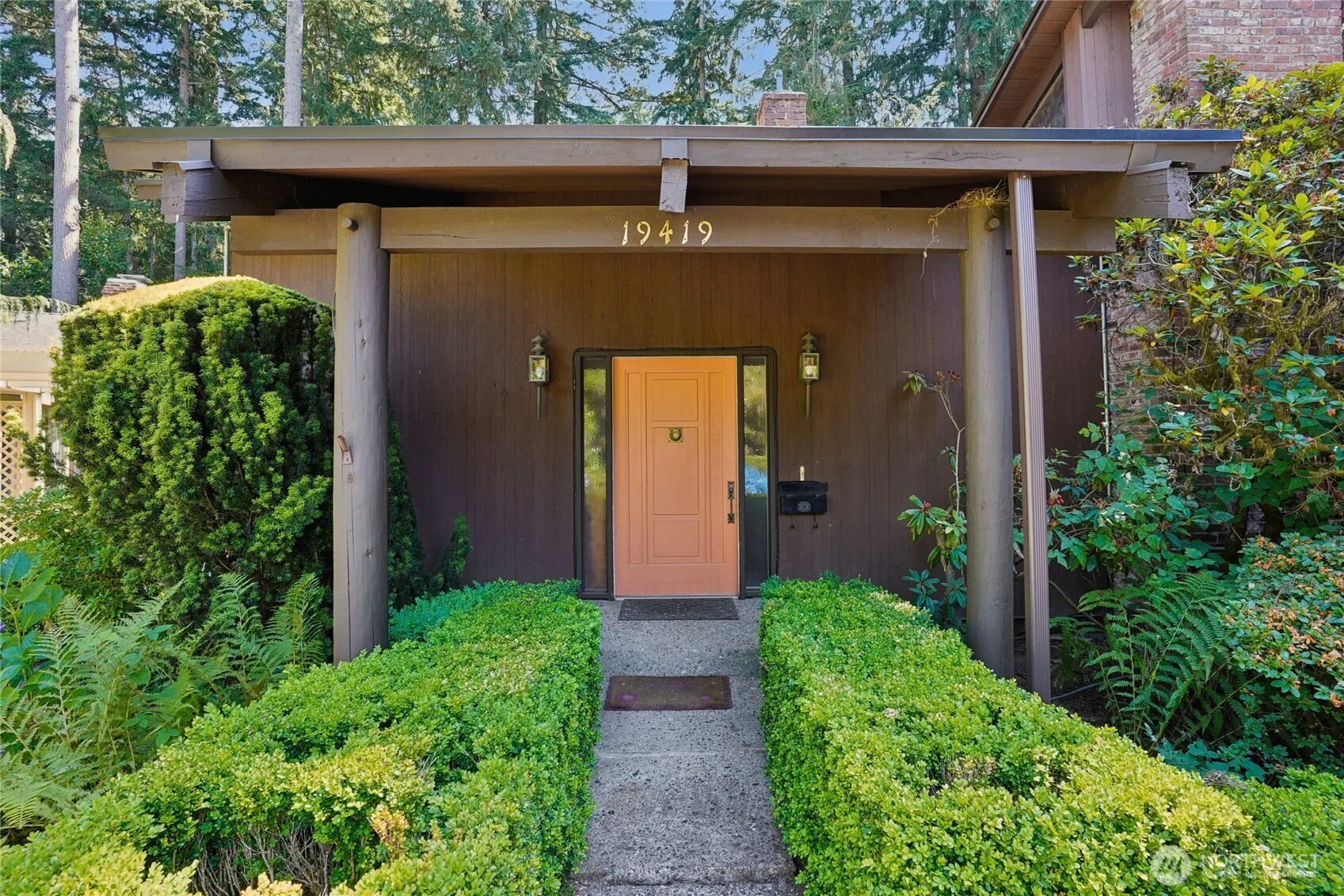 19419 Grannis Road , Bothell, WA 98012