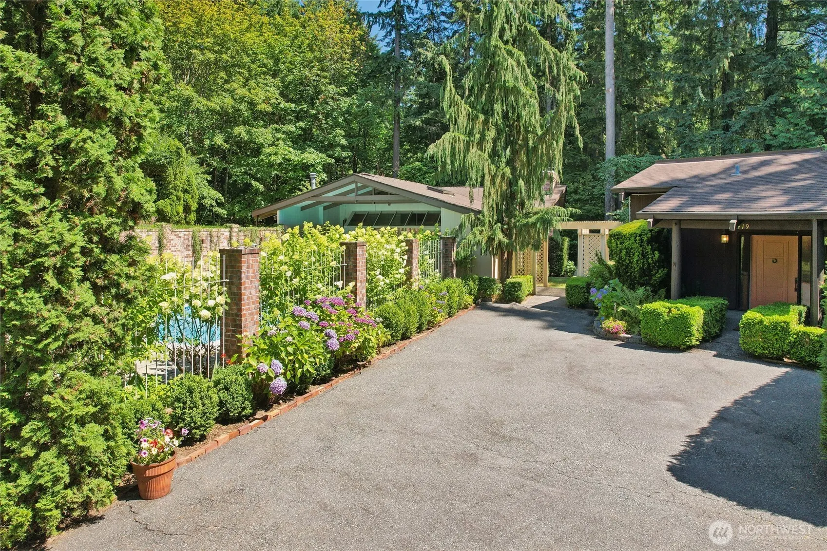 19419 Grannis Road , Bothell, WA 98012