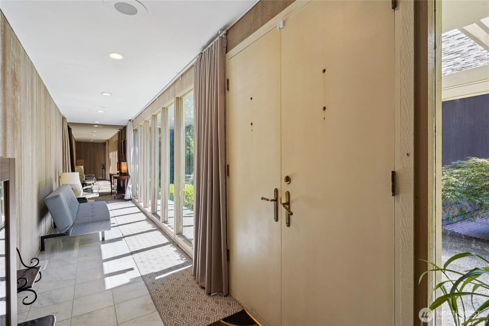 19419 Grannis Road , Bothell, WA 98012