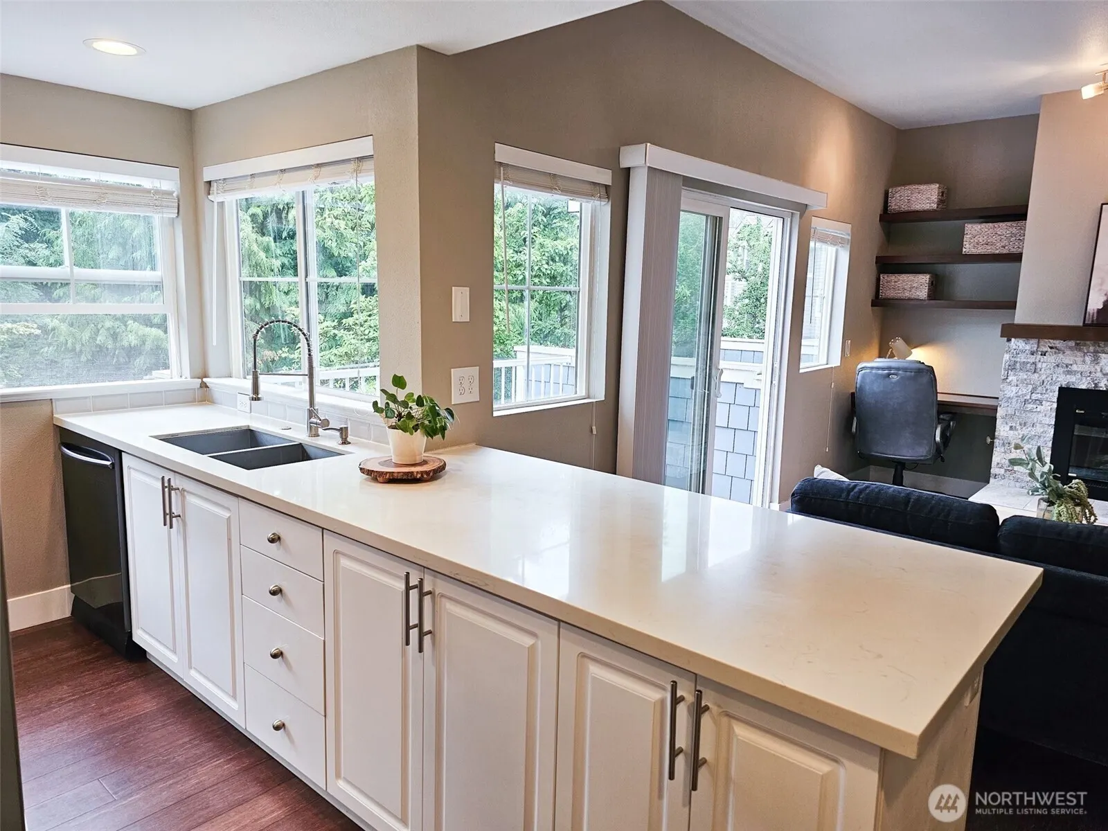 2272 Newport Way NW #1-4, Issaquah, WA 98027