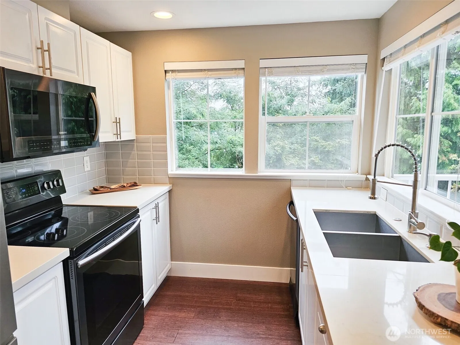 2272 Newport Way NW #1-4, Issaquah, WA 98027