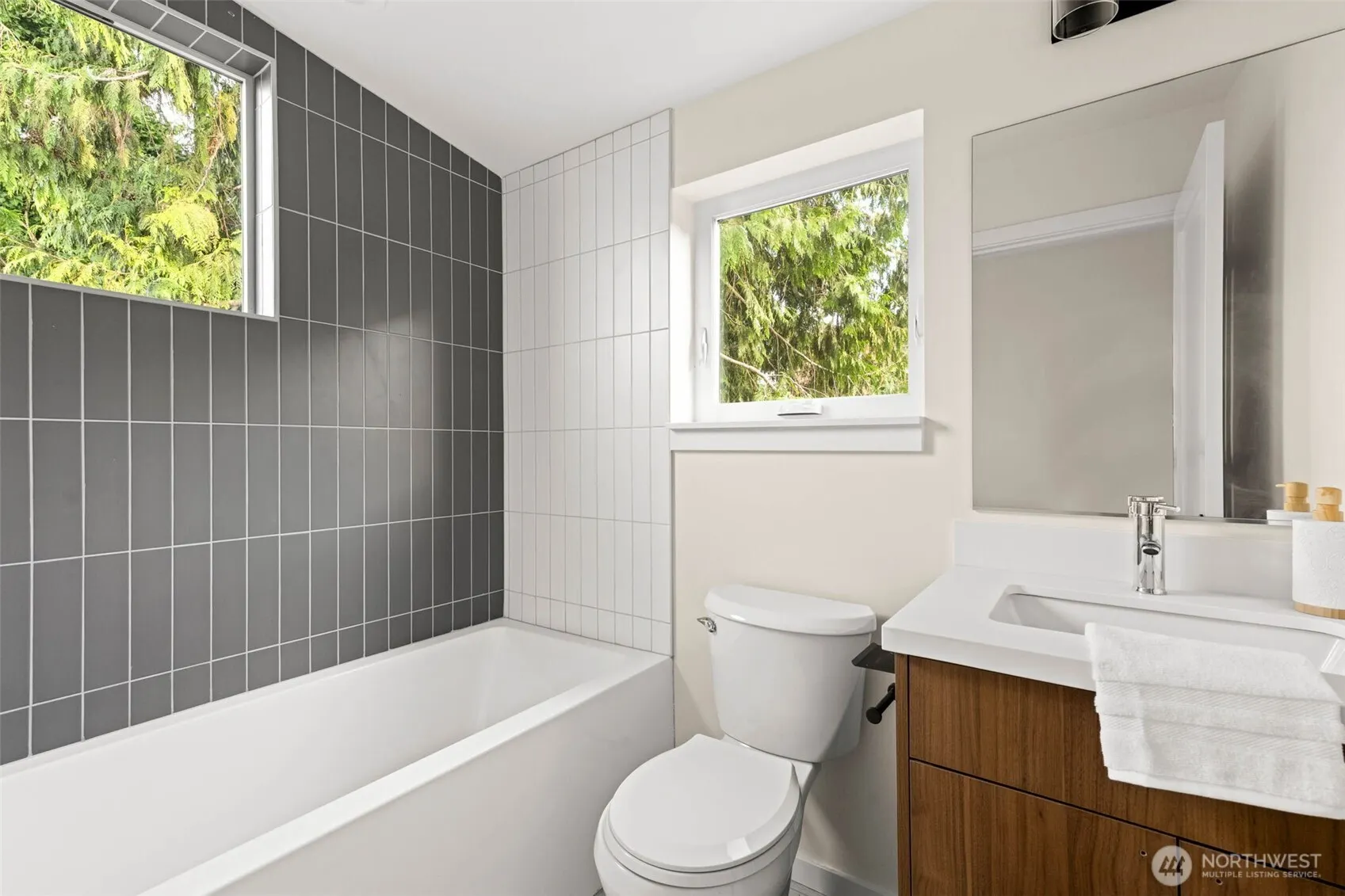 5125 S Brandon Street , Seattle, WA 98118