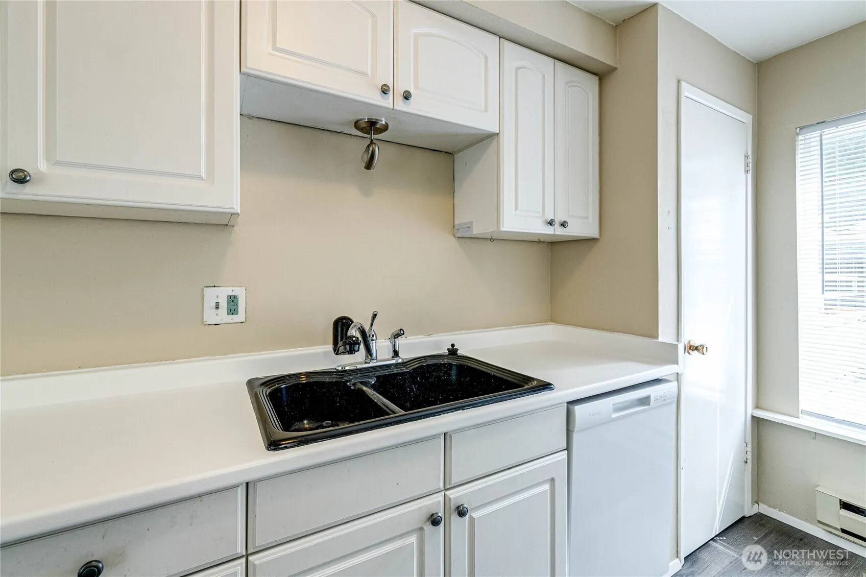5620 200th Street SW #A110, Lynnwood, WA 98036-6264