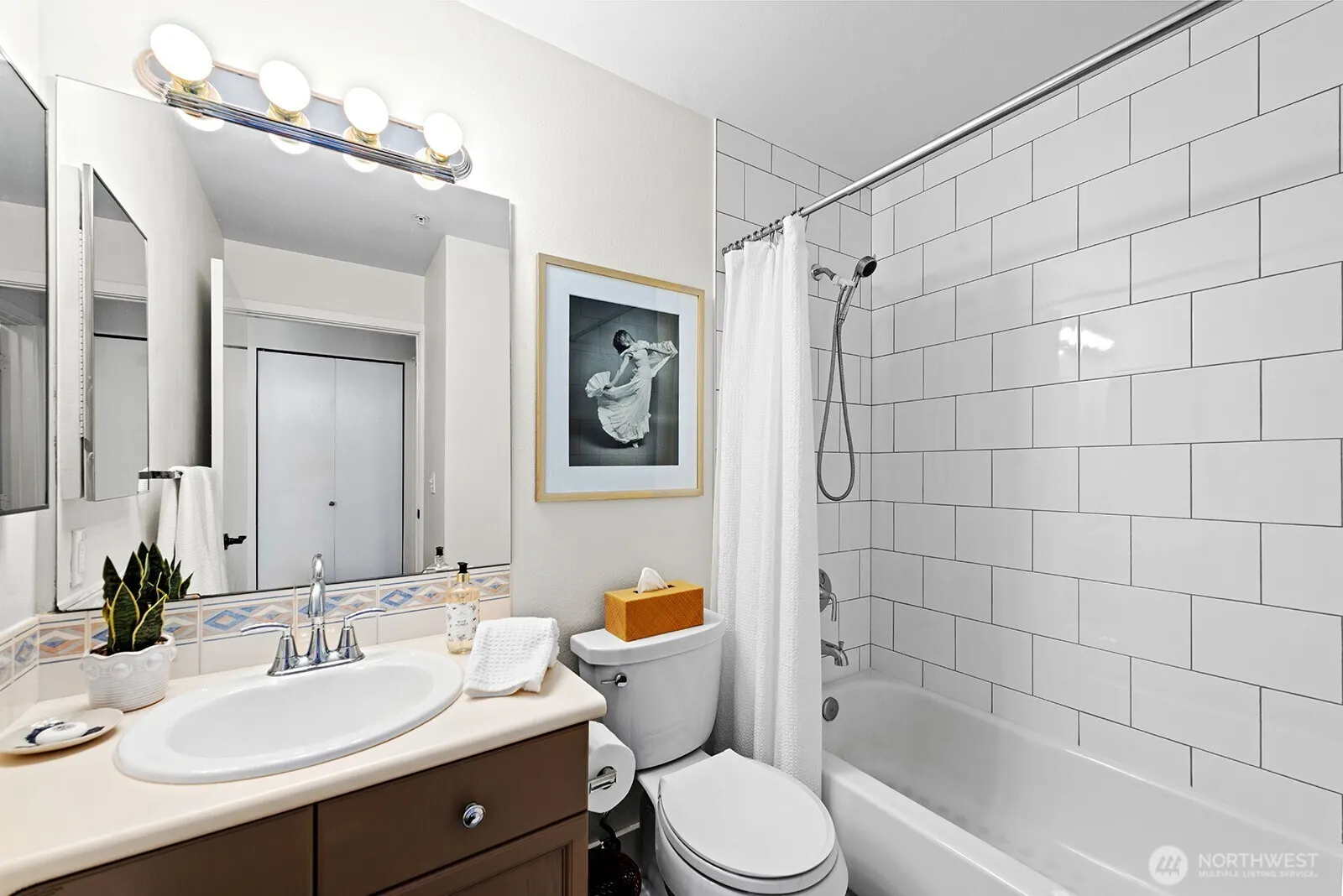 1805 Bellevue Avenue #503, Seattle, WA 98122