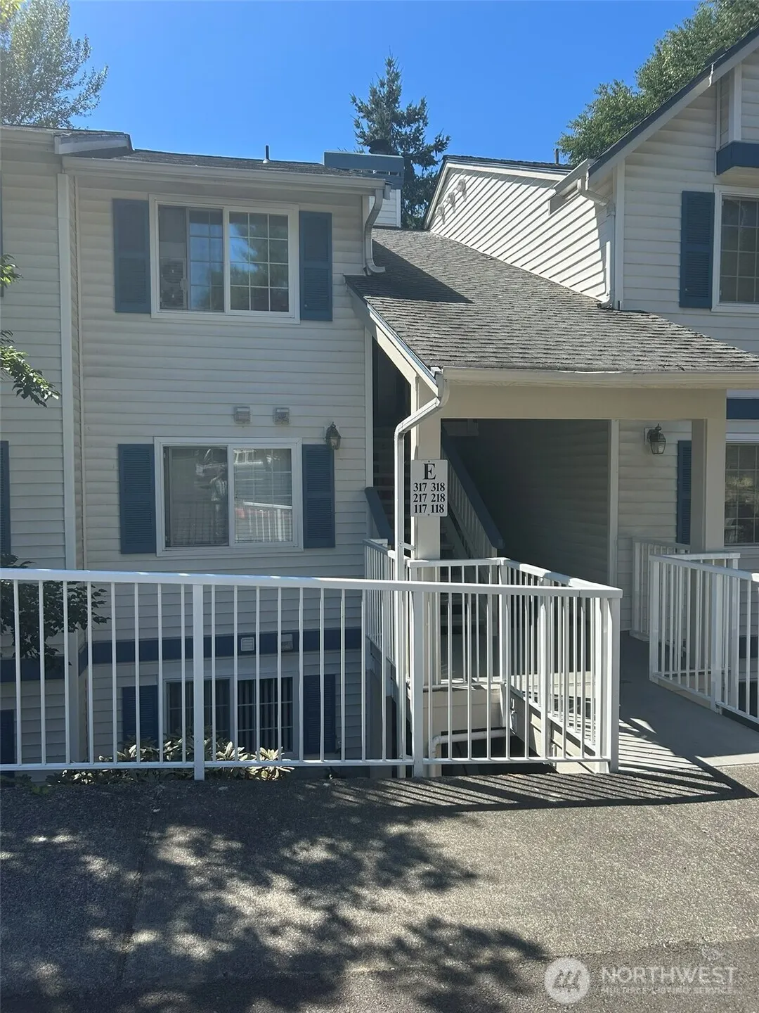 949 Aberdeen Avenue NE #E-117, Renton, WA 98056