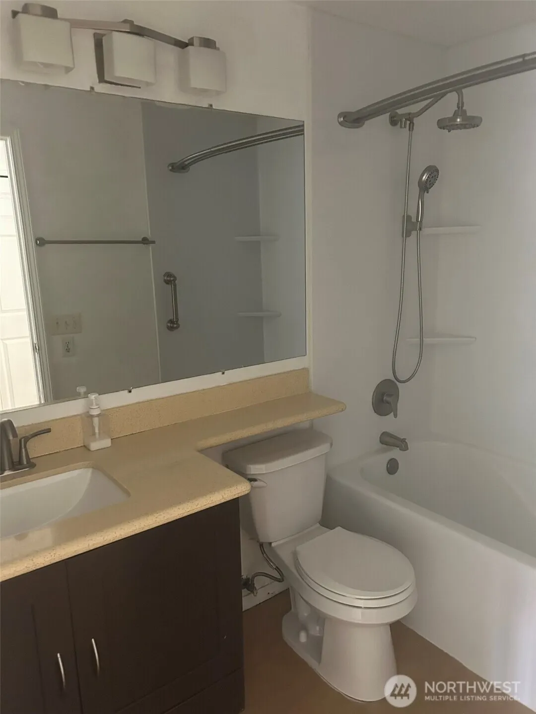 949 Aberdeen Avenue NE #E-117, Renton, WA 98056