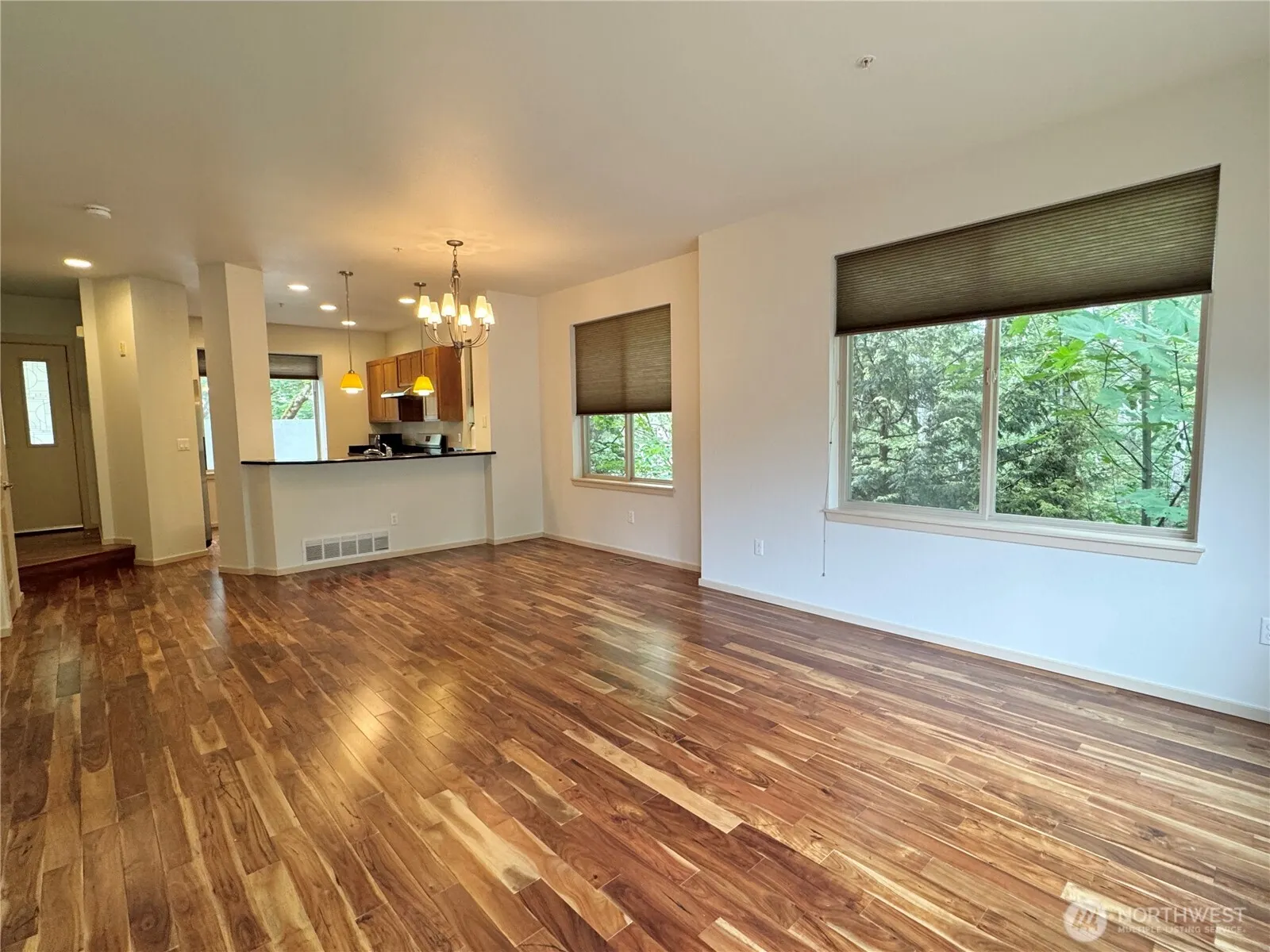444 Shangrila Way NW, Issaquah, WA 98027