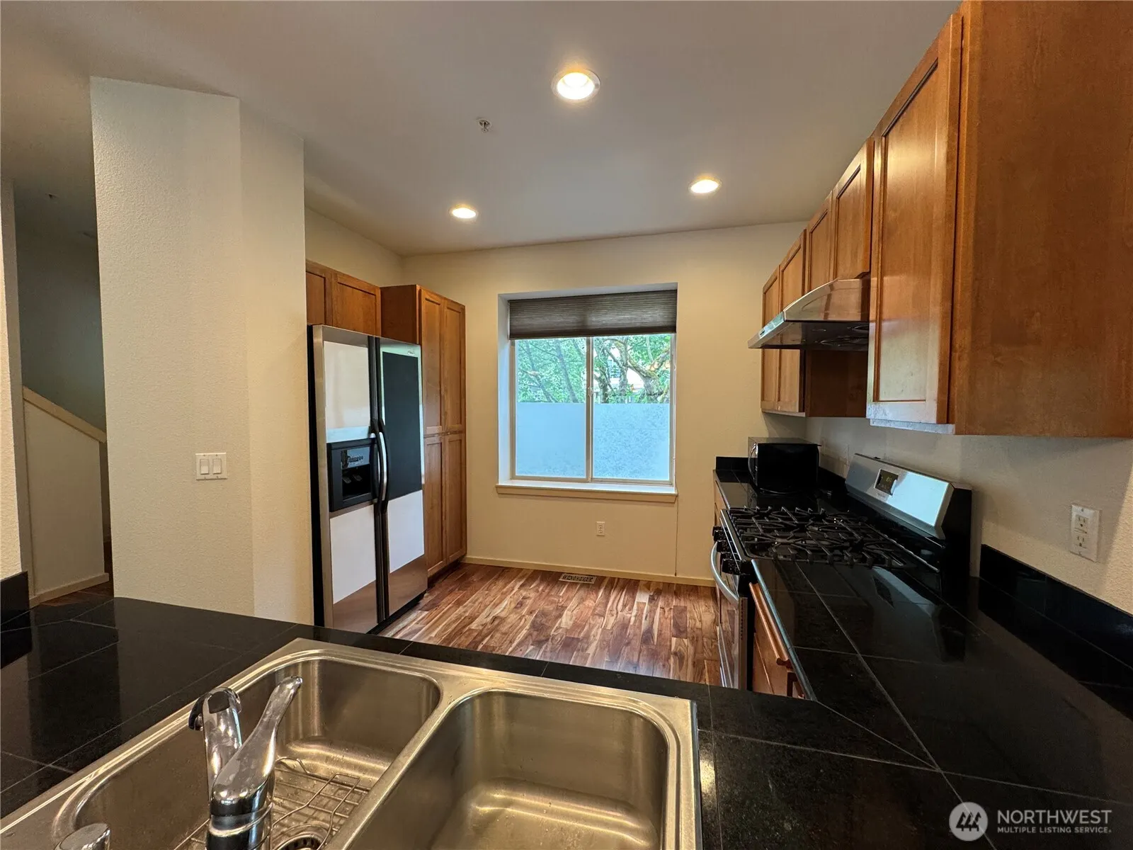 444 Shangrila Way NW, Issaquah, WA 98027