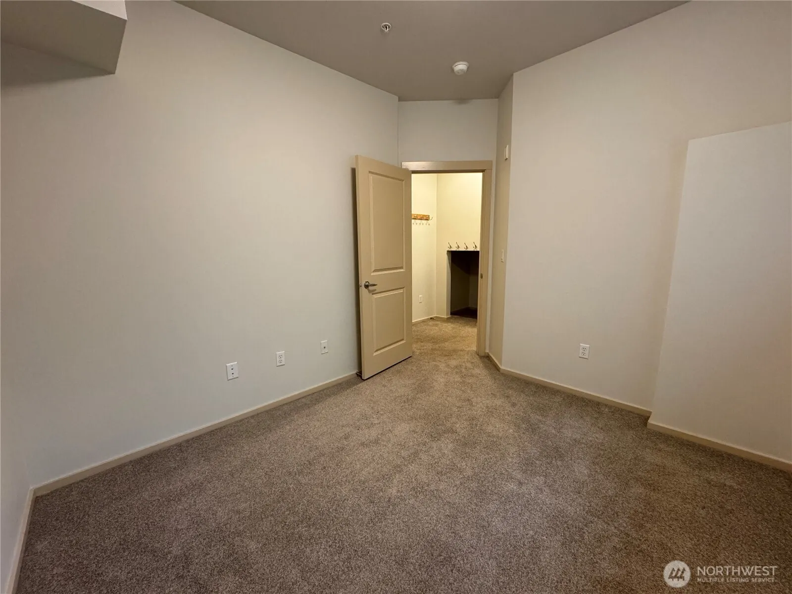 444 Shangrila Way NW, Issaquah, WA 98027