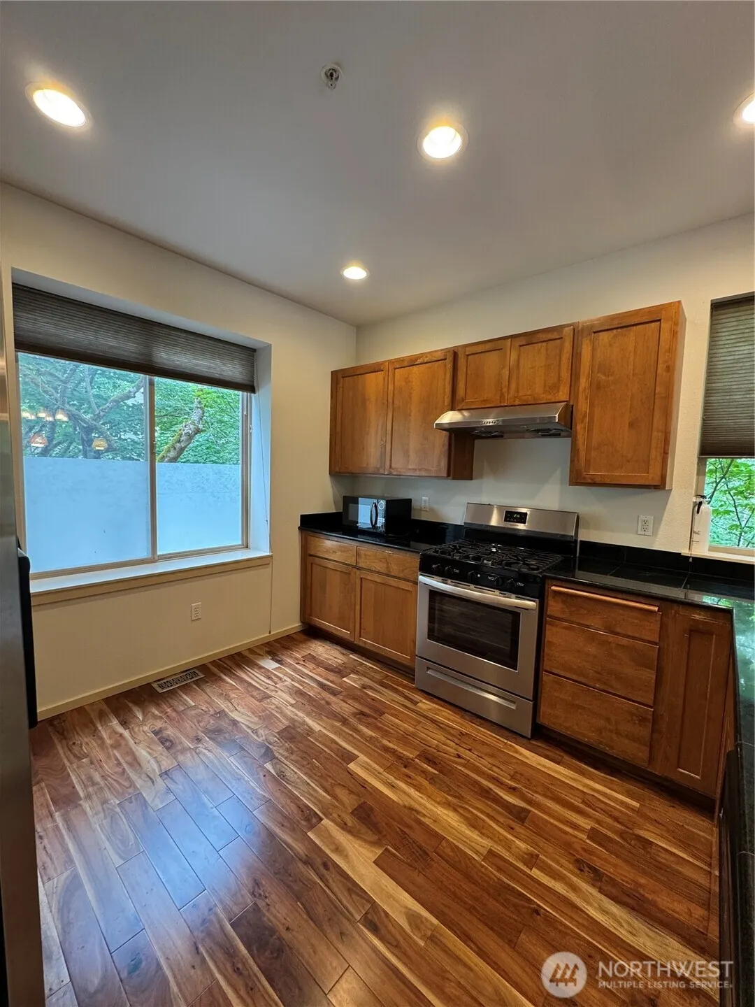 444 Shangrila Way NW, Issaquah, WA 98027