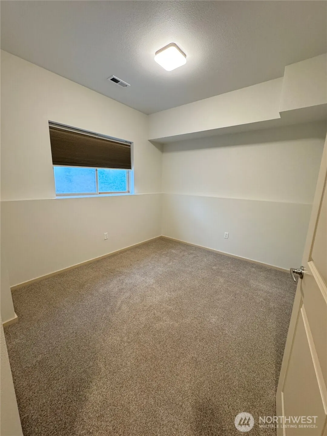 444 Shangrila Way NW, Issaquah, WA 98027