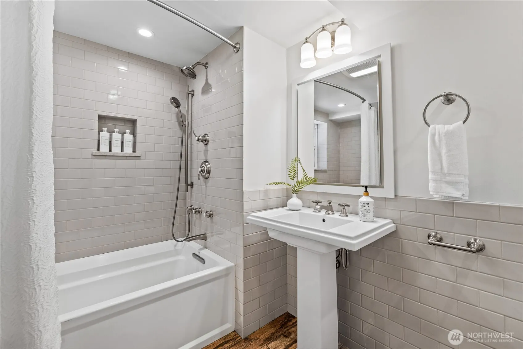 11236 115th Place NE, Kirkland, WA 98033