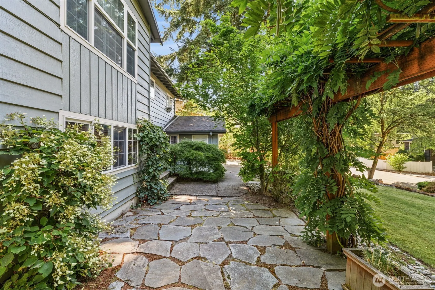 11236 115th Place NE, Kirkland, WA 98033