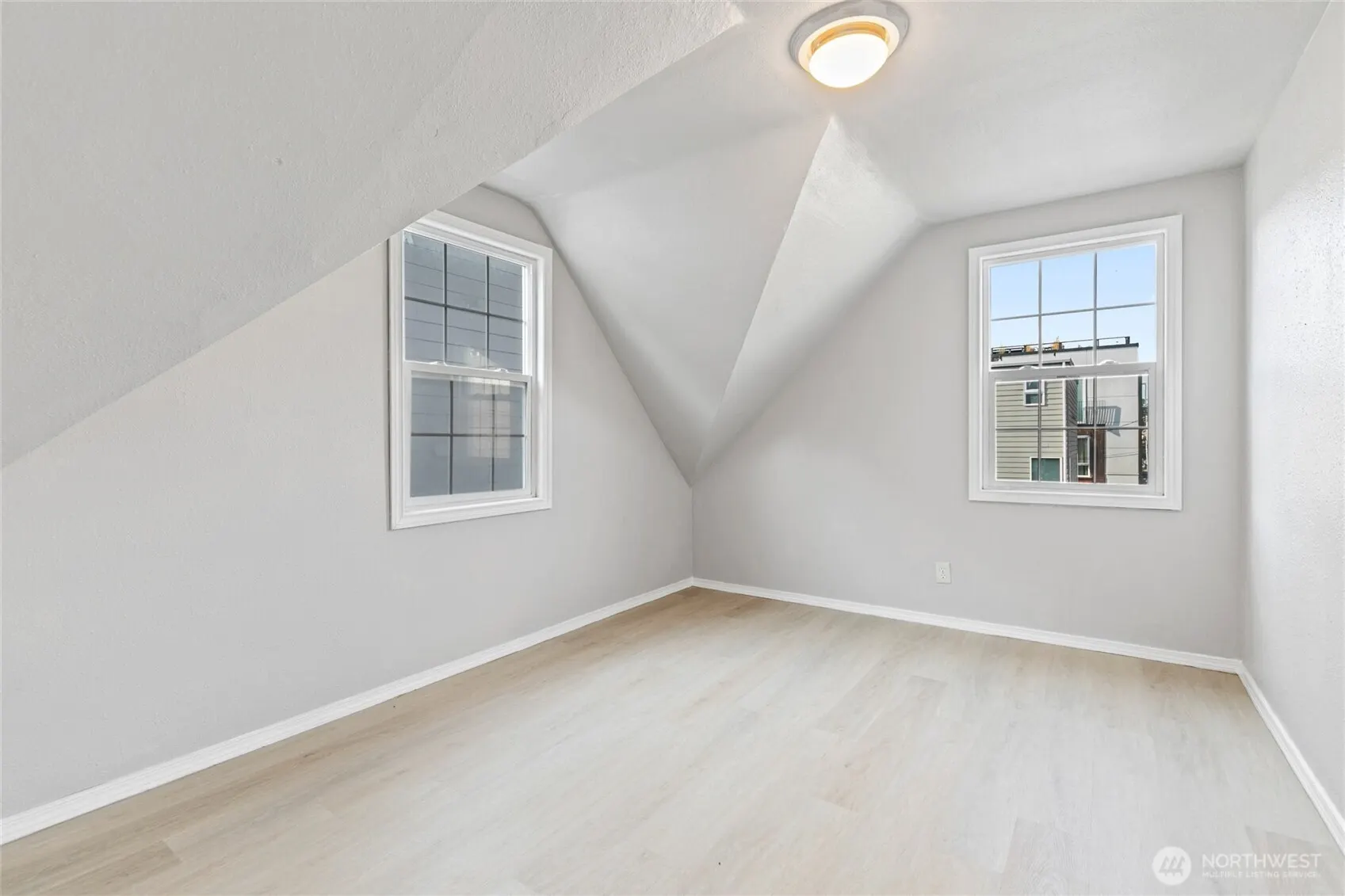 1310 NE 52nd Street , Seattle, WA 98102