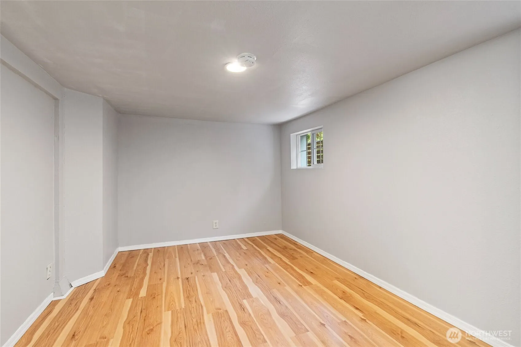 1310 NE 52nd Street , Seattle, WA 98102