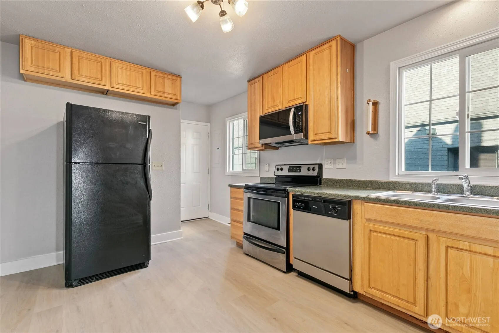 1310 NE 52nd Street , Seattle, WA 98102