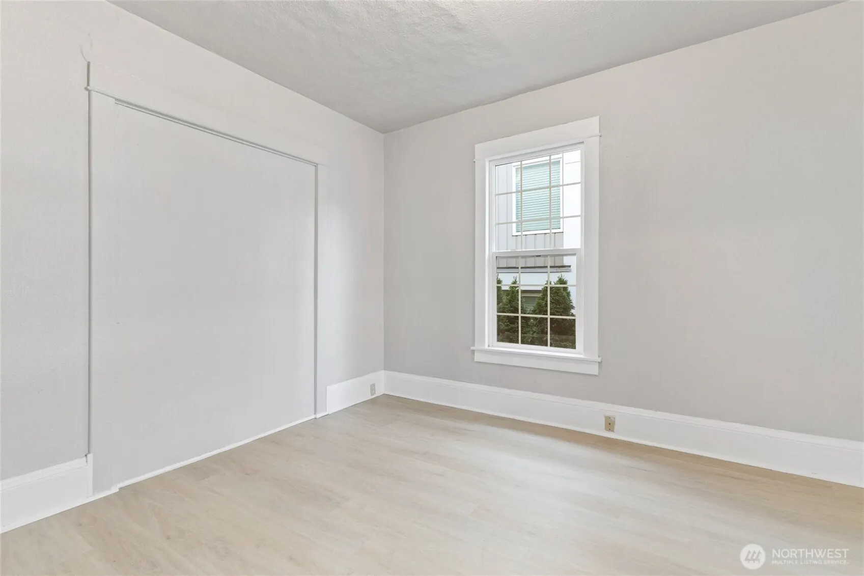 1310 NE 52nd Street , Seattle, WA 98102