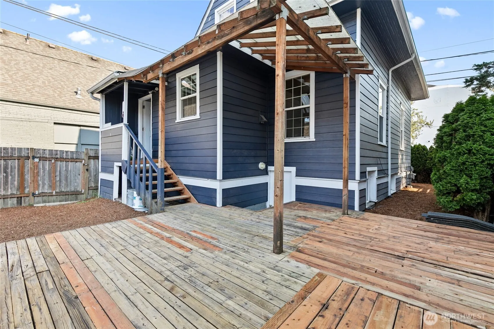 1310 NE 52nd Street , Seattle, WA 98102