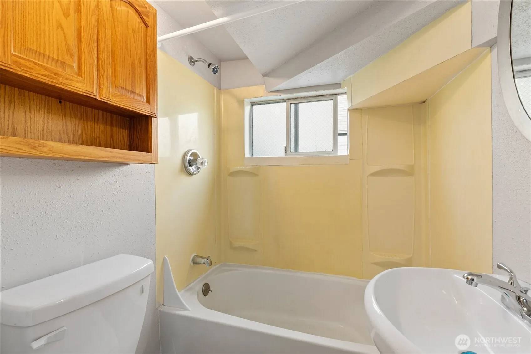 1310 NE 52nd Street , Seattle, WA 98102