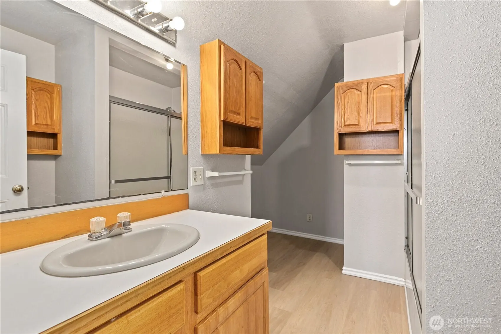 1310 NE 52nd Street , Seattle, WA 98102