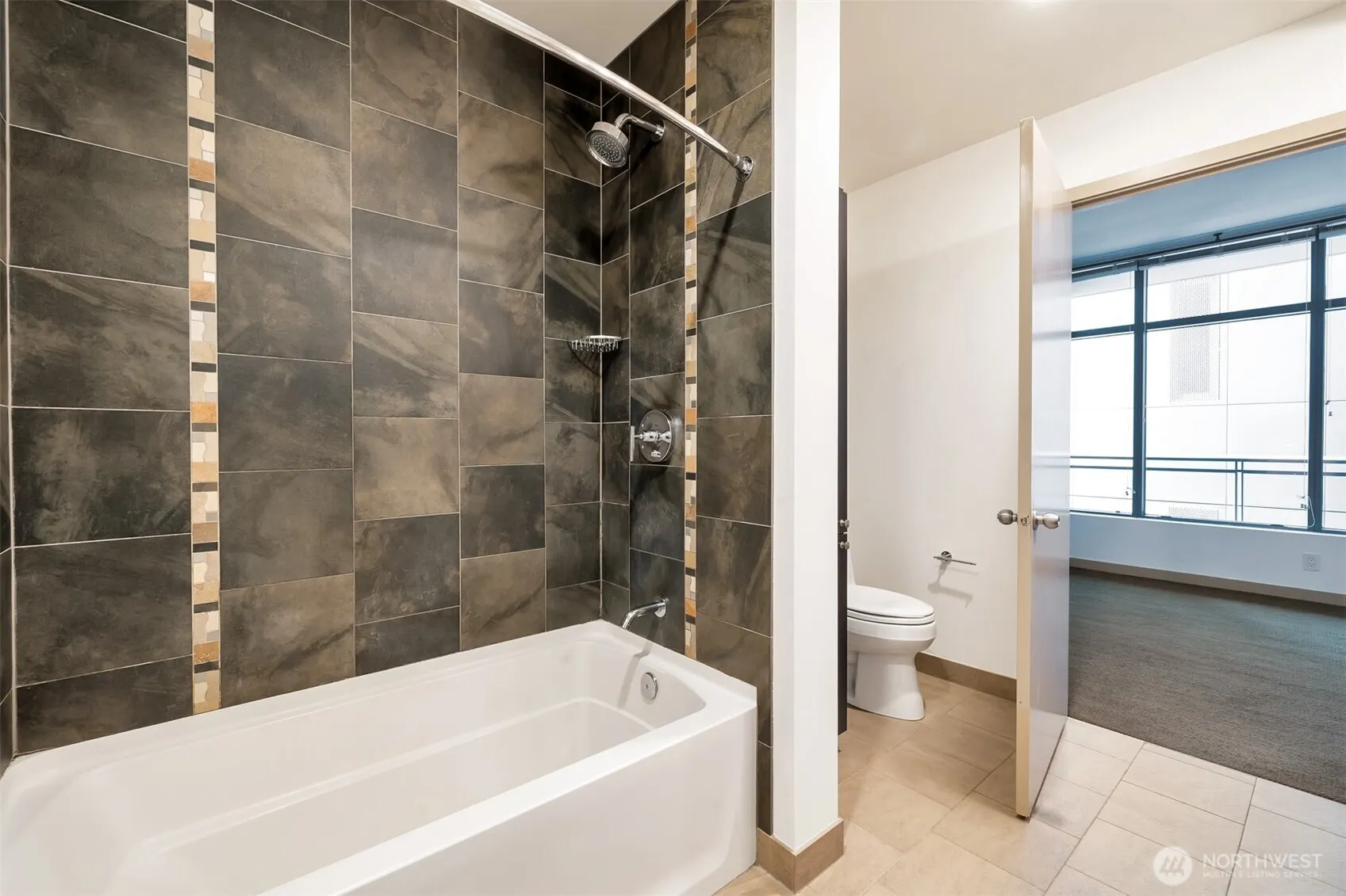 1000 1ST Avenue #1603, Seattle, WA 98104