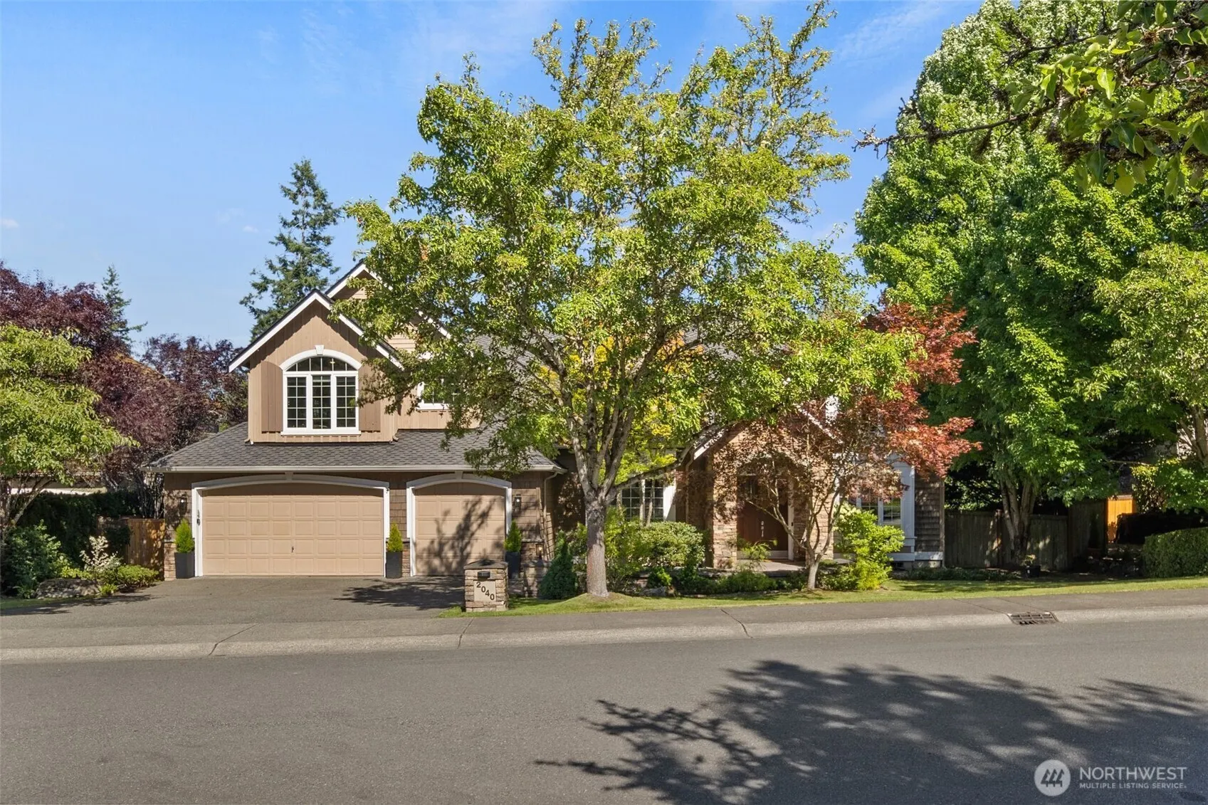 2040 277th Avenue SE, Sammamish, WA 98075